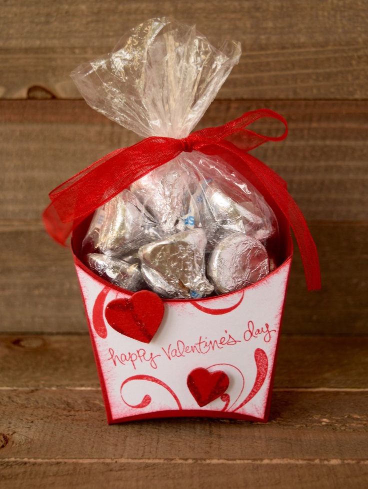 10 Adorable Valentine Party Favor Designs