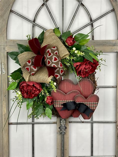 3 Romantic Valentine’s Day Wreath Styles