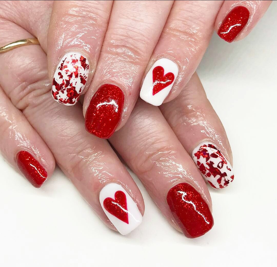 4 Glitter Nail Designs For Valentine’s