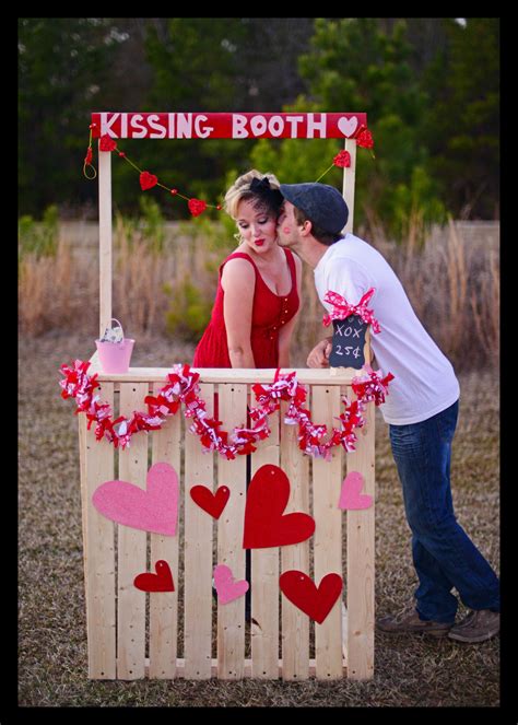 7 Valentine's Day Photo Booth Ideas