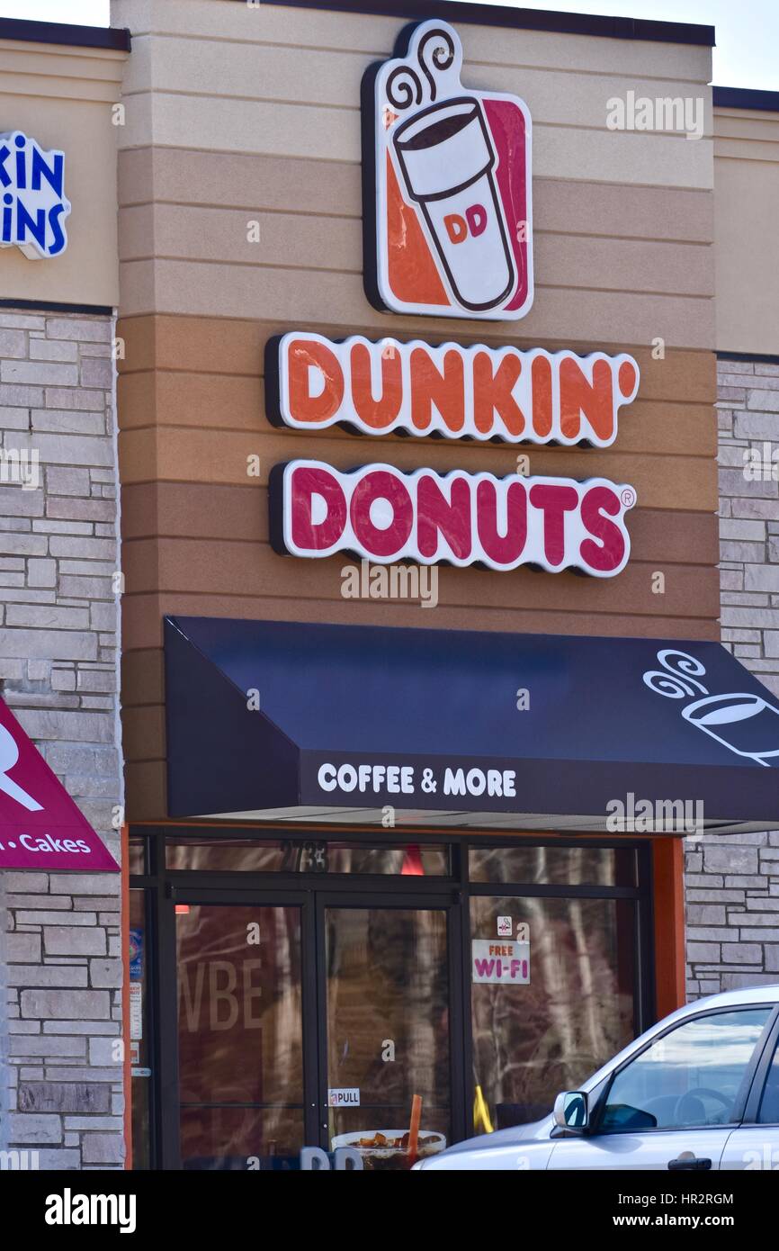 A Box Of Dunkin Amp 39 Donuts Stock Photo Alamy