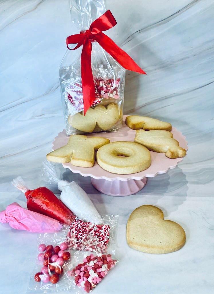 Diy Valentine S Cookie Decorating Kit