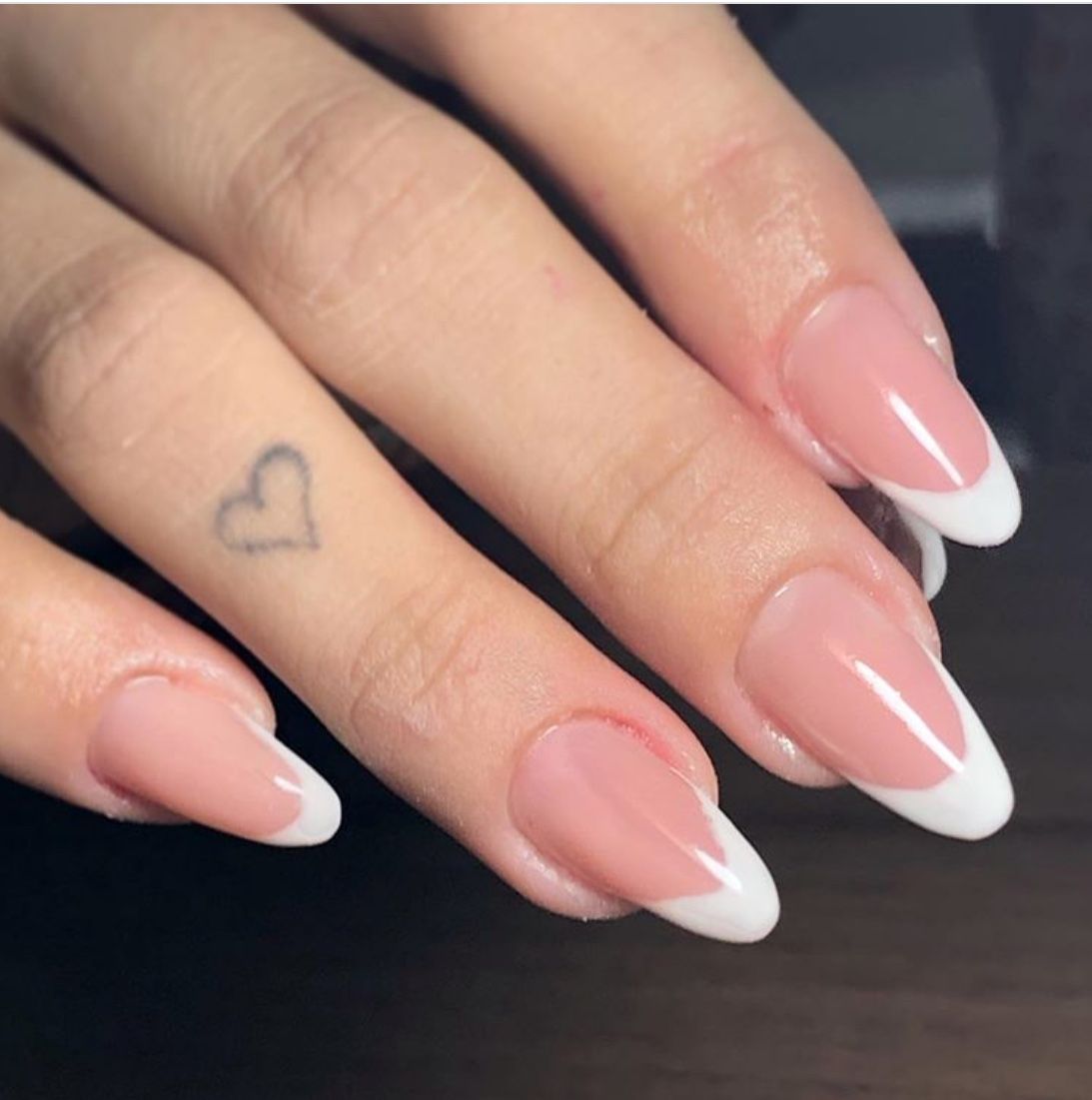 Guide To Perfect Almond Valentine’s Nail Designs