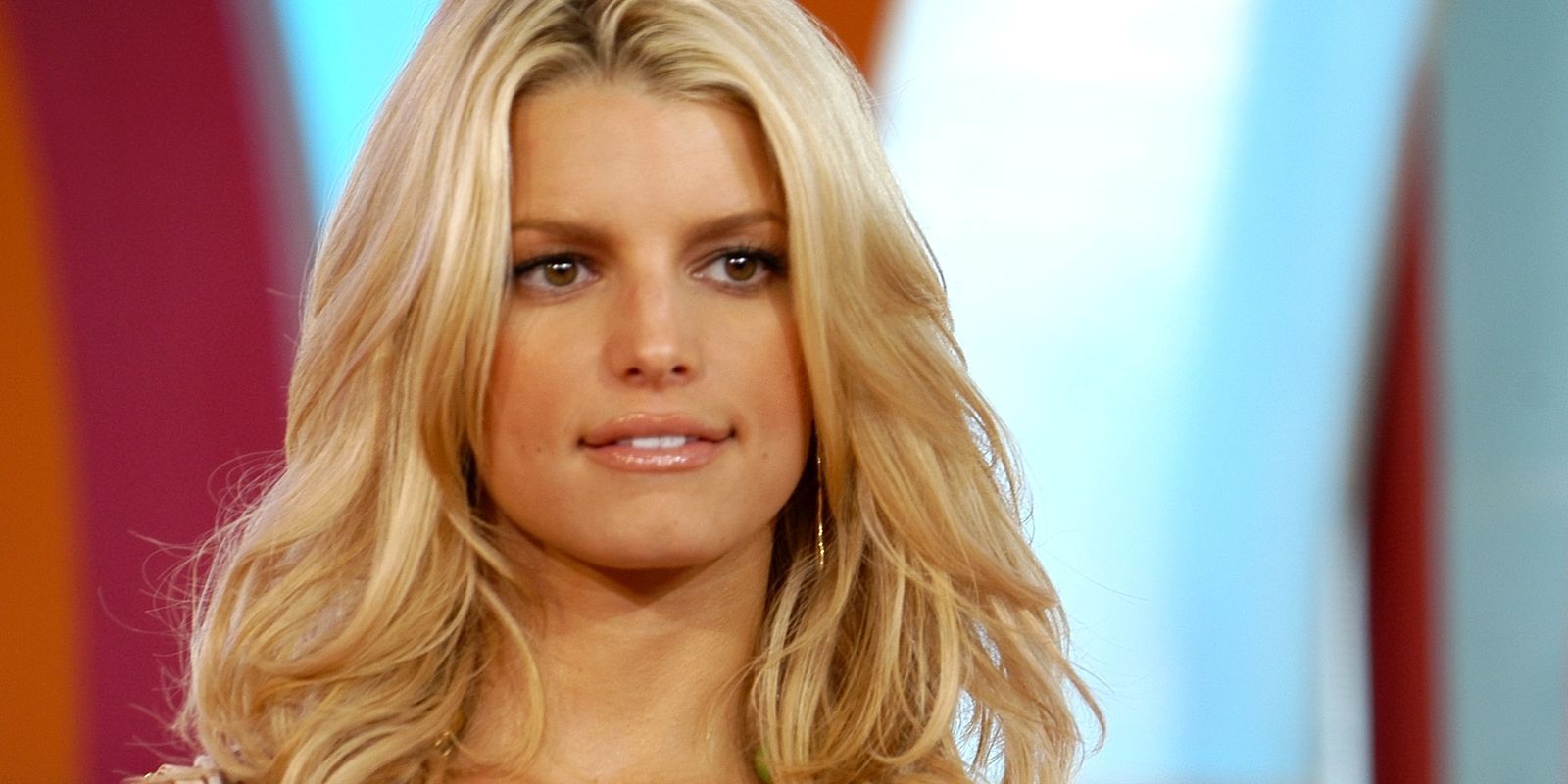 Guide To Styling A Valentine’s Look Like Jessica Simpson