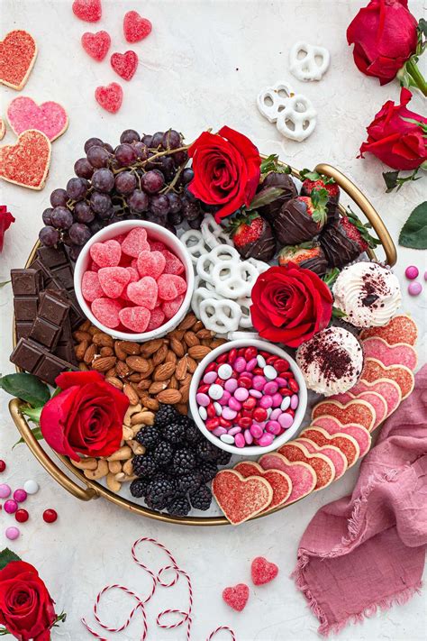 How To Impress With A Valentine's Day Dessert Spread