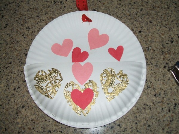 How To Make A Festive Valentine Card Holder