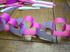 How To Make A Heart Shaped Valentines Countdown Chain Garland