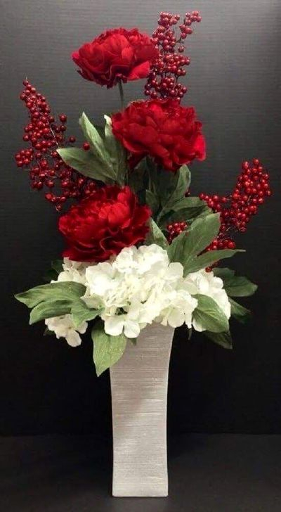 How To Personalize Valentine Floral Arrangements