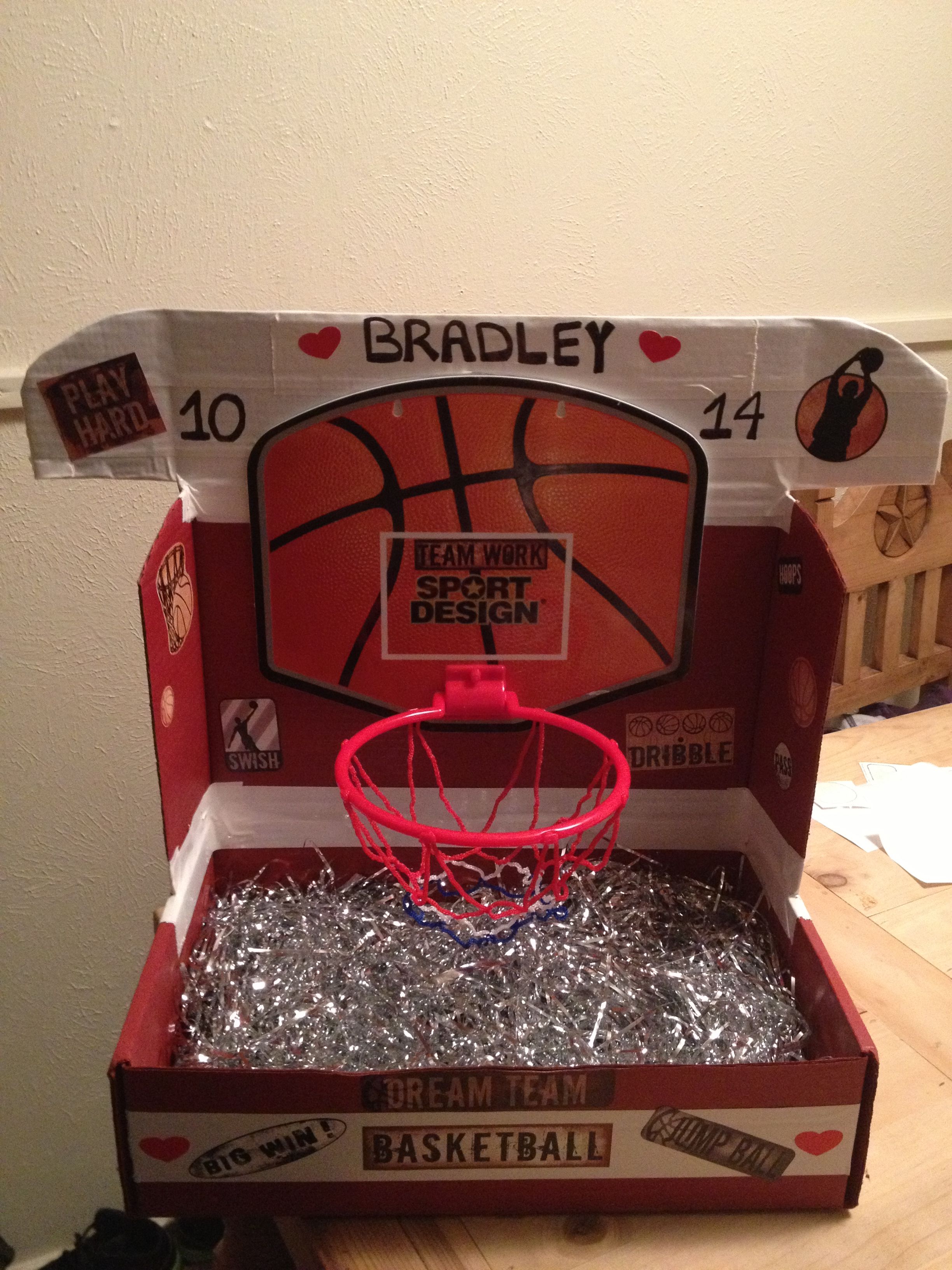 Quick Tutorial For A Basketball Valentine Craft Box