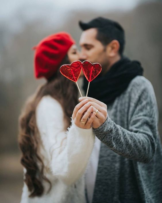 What Are Cute Valentine's Day Photoshoot Ideas?